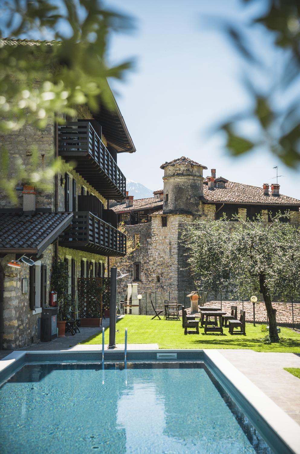 Hotel Antica Croce Tenno Exterior foto