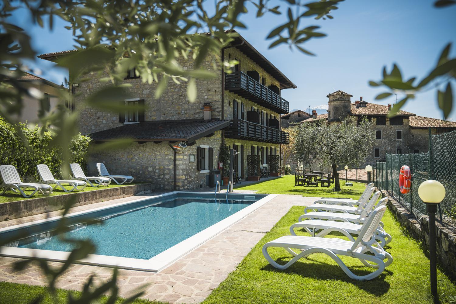 Hotel Antica Croce Tenno Exterior foto