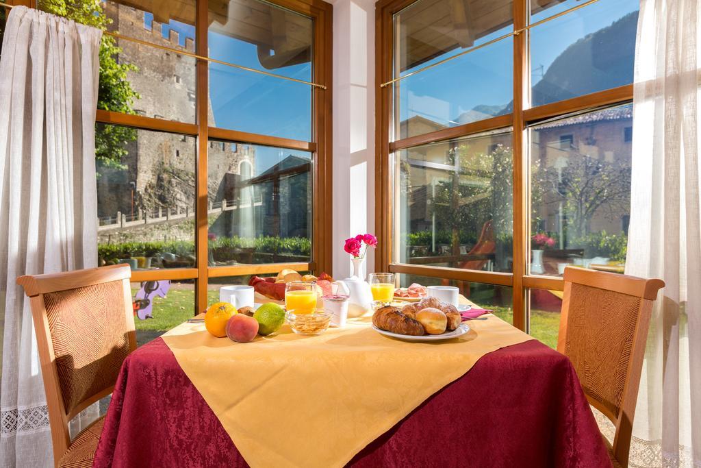 Hotel Antica Croce Tenno Exterior foto