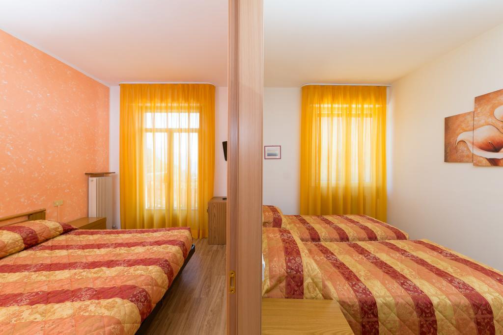 Hotel Antica Croce Tenno Exterior foto