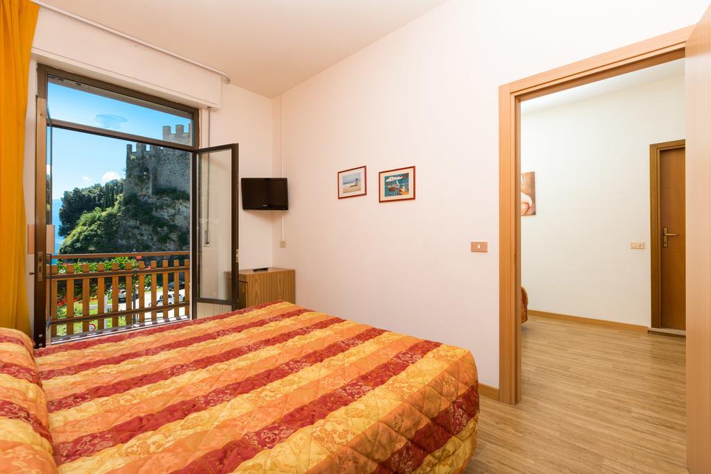 Hotel Antica Croce Tenno Exterior foto
