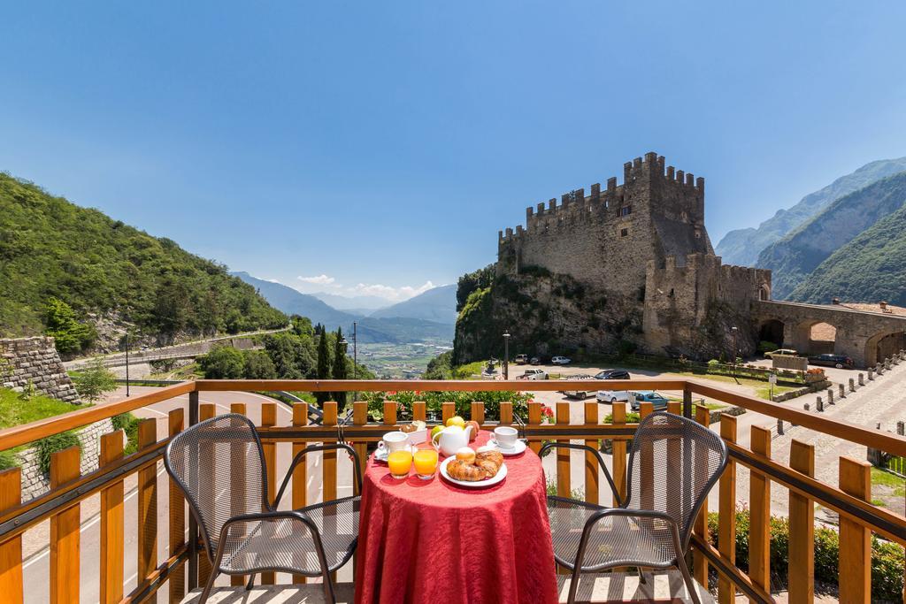 Hotel Antica Croce Tenno Exterior foto