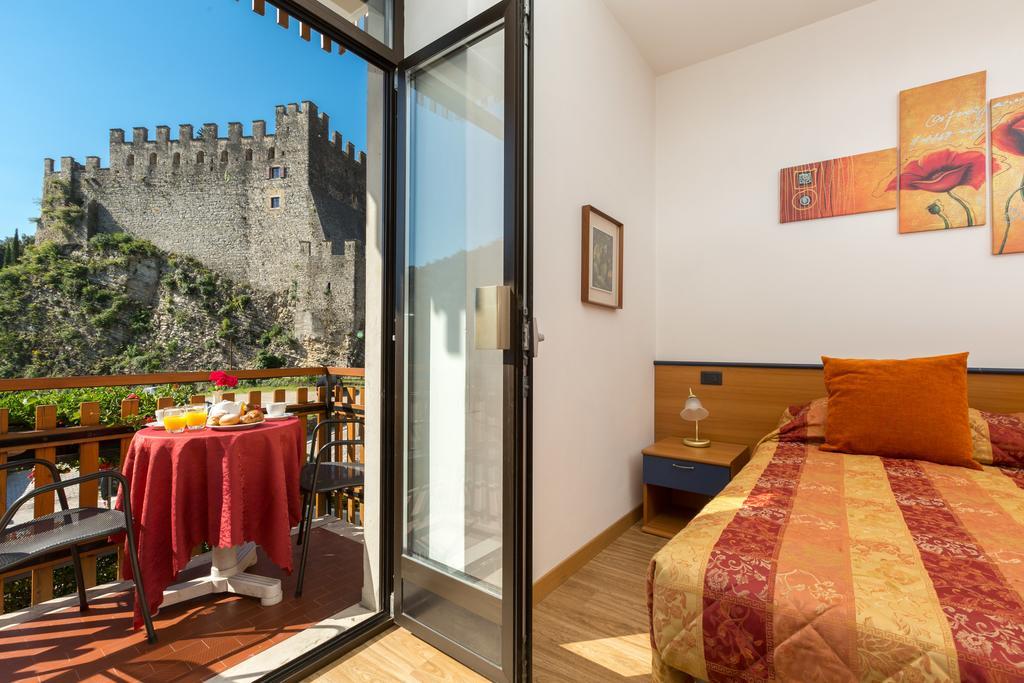 Hotel Antica Croce Tenno Exterior foto