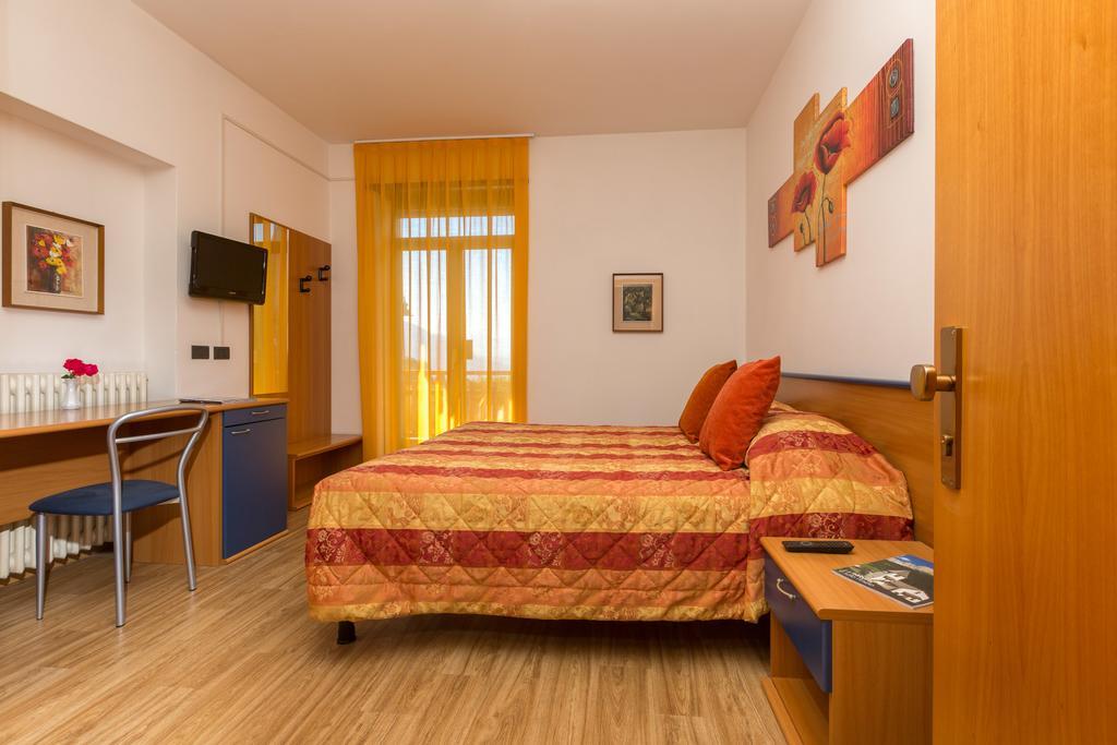 Hotel Antica Croce Tenno Exterior foto