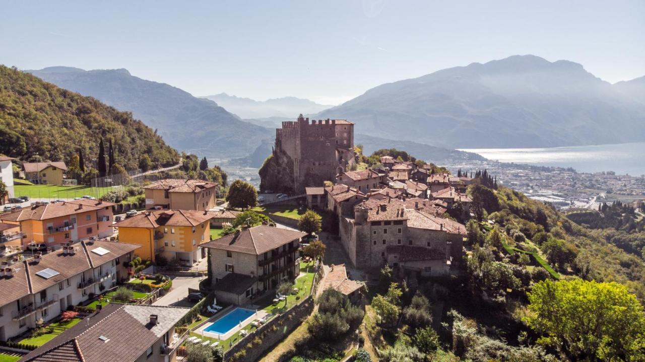 Hotel Antica Croce Tenno Exterior foto
